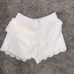 Cream lace/ ruffled shorts